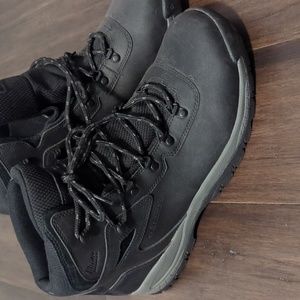 Columbia Men's Yoncalla Hiking Boots